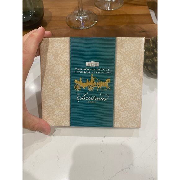 2001 White House Christmas Ornament 24kt. Gold Plate 3-D - Picture 5 of 6